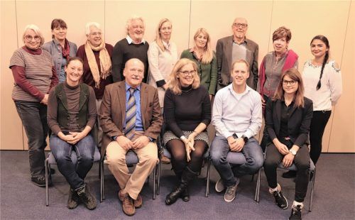 Generationsübergreifend und nicht an Parteipolitik gebunden: die Kandidaten der Aschauer Bürgerliste (ABL).Foto re