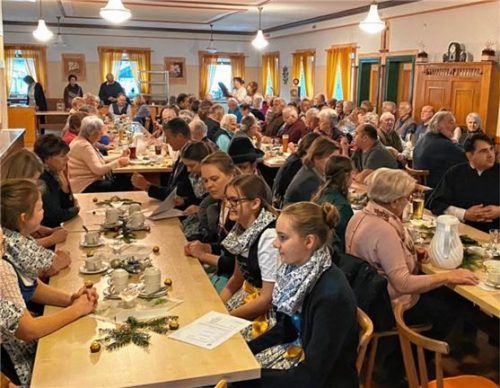 Gut besucht war die Jubiläumsfeier des VdK-Ortsverbandes Grabenstätt.Foto müller