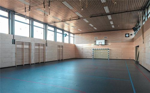 Hell, leise, technisch in jeder Hinsicht auf dem neuesten Stand und irgendwie auch größer wirkend: die Turnhalle der Vogtareuther Grundschule nach der Generalsanierung.