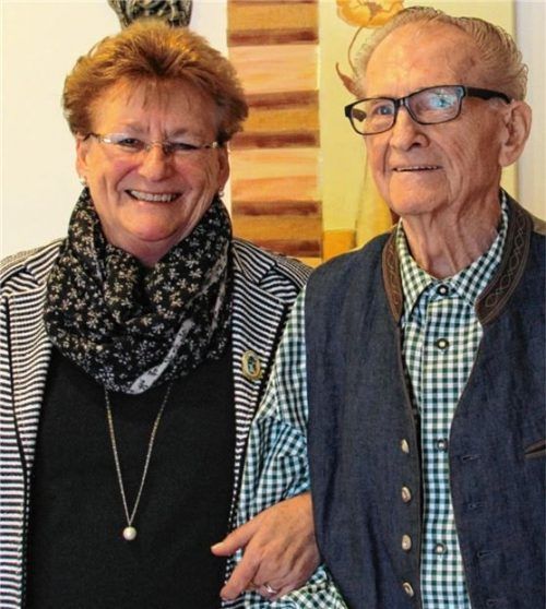 Im Jahr der Weltwirtschaftskrise geboren kann zum 90. Geburtstag von Willi Mikolajetz von Krise keine Rede sein. Der Jubilar genießt seine Unabhängigkeit in den eigenen vier Wänden. Zum Geburtstag gratulierte auch Bürgermeisterin Irmgard Wagner.Foto Holzner