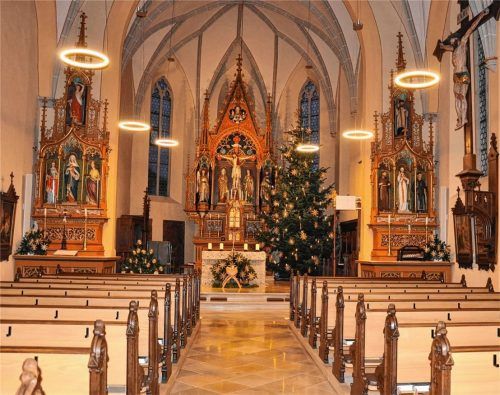 In der Pfarrkirche St. Michael in Großhöhenrain wird am Neujahrsmorgen, ab 9.30 Uhr, das Hochfest der Gottesmutter Maria gefeiert. Die Kirche wurde zu Beginn des 17. Jahrhunderts erbaut und von 2016 bis 2018 saniert.Foto  Merk