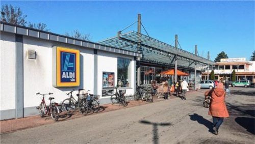 In dieser Aldi-Filiale in Bad Aibling versprühte am Mittwochnachmittag ein Unbekannter Reizgas.Foto weinzierl