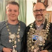 Zwei Königean der Spitze