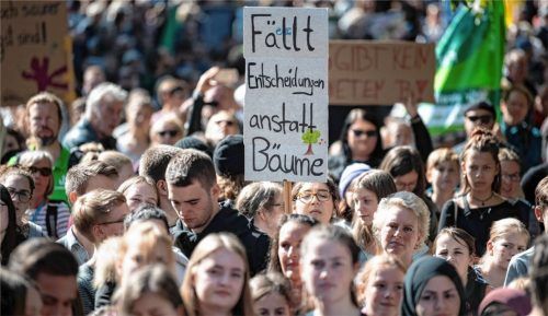 Kein Klimanotstand in Rosenheim: Darauf haben sich die Vertreter im Haupt- und Finanzausschuss geeinigt. Große Enttäuschung darüber gab es bei den Vertretern der „Fridays for Rosenheim“-Bewegung. Foto dpa
