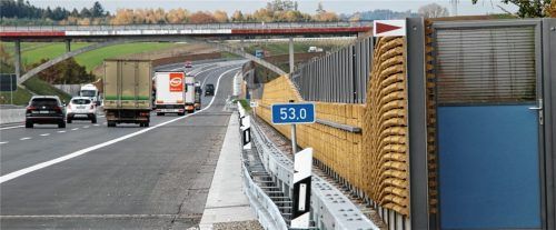 Keine Lärmschutzwände oder nur niedrige: Die meisten Bereiche der neuen Autobahn bieten den Anwohnern kaum Schutz. Foto fib/eß