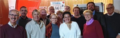 Kreisvorsitzende Alexandra Burgmaier (Mitte) mit einem Teil der Kandidaten.