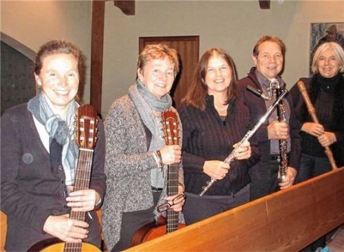 Laden seit 2005 zum Konzert im Advent: (von links) Lydia Frank, Anna Gall, Maria und Franz Landinger sowie Anja Wiesner. Foto Wastl