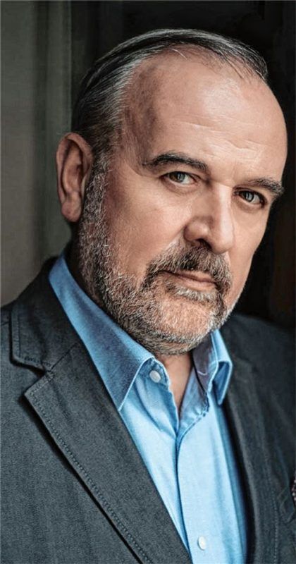 Liedbegleiter Helmut Deutsch kommt heute in die Achentalhalle. Er gastiert unter anderem an der Mailänder Scala Foto Suarez