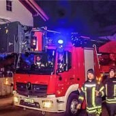 Spalier stehen für die Drehleiter