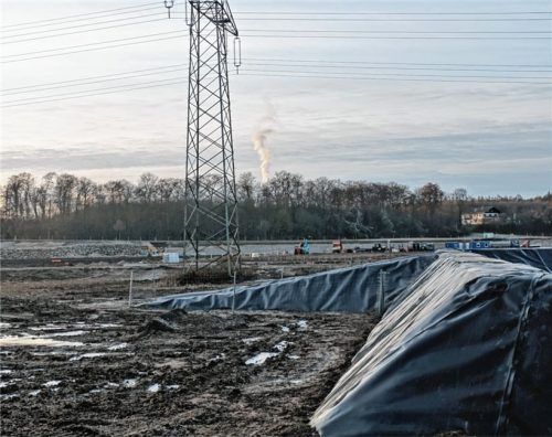Nur wenige Hundert Meter von der Verbrennungsanlage entfernt entstehen momentan auf 4,5 Hektar Gewächshäuser, in denen der überschüssige Prozessdampf die Erträge maximieren soll. Foto  Becker