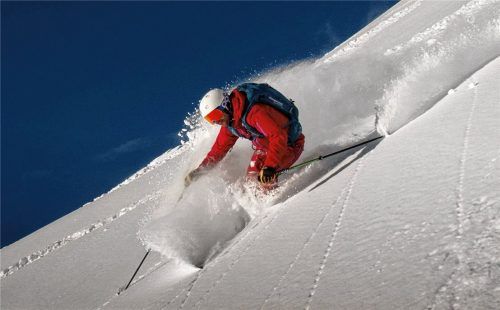 Pistenspaß – von Kindern über Jugendliche und Erwachsene – begeistert Generationen. Der richtige Umgang, die korrekte Vorbereitung und Co. sind dabei wichtig. Fotos Skiclub/Mischi