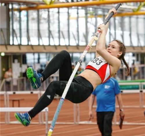 Ramona Forstner vom TSV Wasserburg: Sie siegte in München im Stabhochsprung der weiblichen Jugend U18. Fotos Stuffer