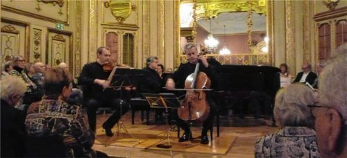 Rhythmische Raffinesse, beschwingte Passagen und großes musikalische Dichte präsentierte das Trio Wanderer bei seinem Konzert in Neubeuern.Foto  Füchtner