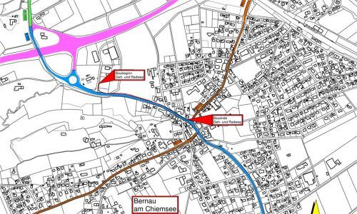Rot markiert ist der künftige Geh- und Radweg. Er soll eine wichtige Anbindung für die Bürger zur Egartener Straße und Theodor-Sanne-Straße sein.Gemeinde