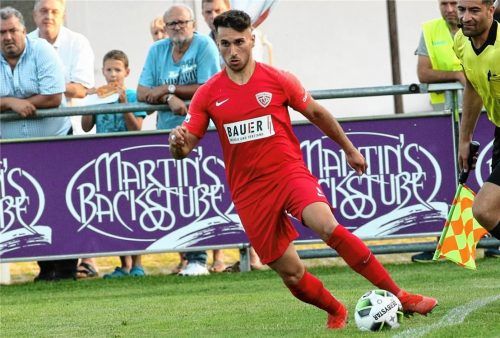 Samed Bahar scheiterte vor der Pause an einer Monsterparade von Franco Flückiger. Foto  Buchholz