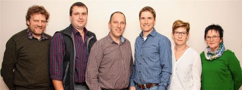 Sie führen die Liste für die W-E-W an: Franz Eggerdinger (von links), Christian Hansmeier, Georg Hartinger, Georg Schwenk, Irmi Hudlberger und Monika Geisberger.Foto  erfurt