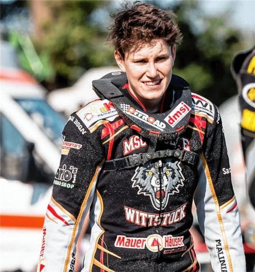 Sie ist die erste Frau in der Speedway-Bundesliga: Celina Liebmann (17). Am 27. Dezember können die Fans mit ihr in Wasserburg ins Gespräch kommen.Foto  Goezzi