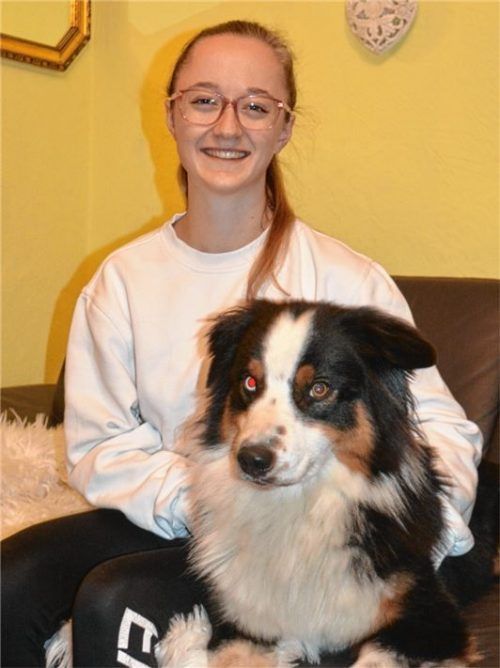 Sie sind ein Team: Alexandra Kriechbaumer und ihr Hund Toby. Foto Forster
