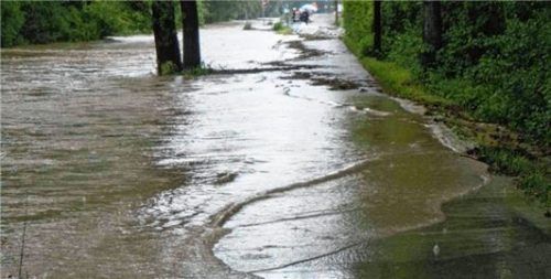 Solche Bilder wie vom Hochwasser 2013sollen nach Umsetzung aller Schutzmaßahmen auch im Gemeindebereich von Feldkirchen-Westerham weitestgehend der Vergangenheit angehören. Merk