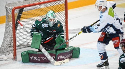 Steht am Freitag gegen Höchstadt im Tor: Lukas Steinhauer, der in dieser Saison bereits viermal ohne Gegentor geblieben ist. Foto  Ruprecht