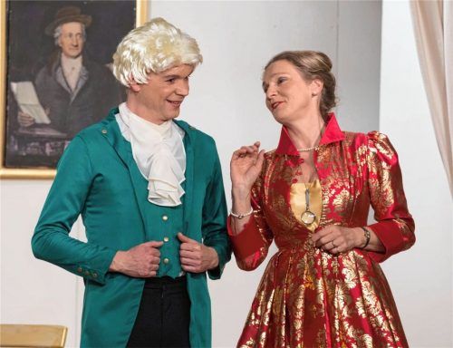 Thomas Feichtner und Sylvia Habl (von links) in der Posse „Der Talisman“ von Johann Nestroy, die mit großem Erfolg im Frühjahr aufgeführt wurde.Foto berger