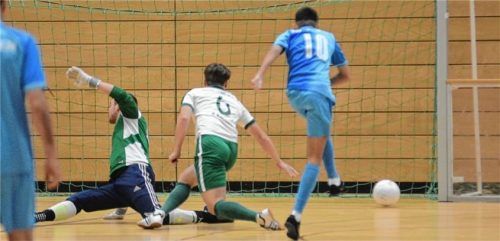 Tor für den ESV Rosenheim gegen den Bezirksligisten Reichertsheim-Ramsau.