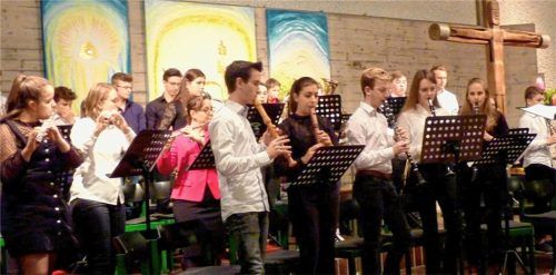 Viel kreative Fantasie bewies die Big Band mit ihrem Auftritt. Foto  Fischer