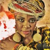 Höllische Glocken im Stadtsaal