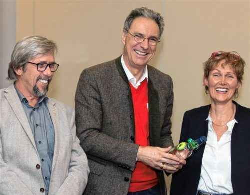 Vor der Kommunalwahl guter Dinge: Wolf Neelsen, Sprecher der Grünen Aschau, Aschaus Bürgermeister Peter Solnar und Dr. Irene Schulze-Strein, Sprecherin der Grünen Samerberg.Foto bündnis90/die grünen