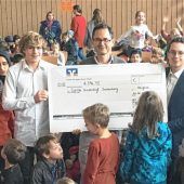 Kinder beschenken Kinder mit 4400 Euro