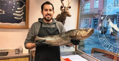 Was für ein Weihnachtsessen: Diesen Adlerfisch hat Fernando De Sena für einen seiner Kunden zum Fest besorgt.
