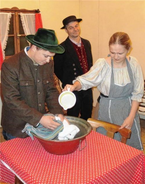 Weihnachtszeit ist Theaterzeit bei den „Isentalern“ in Ampfing. Foto stettner