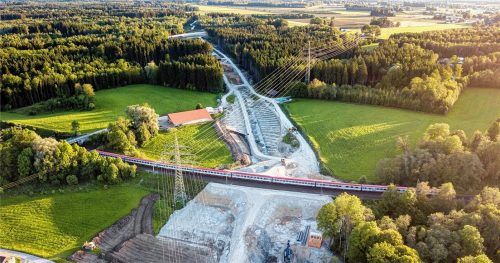 Westtangente trifft auf Bahnlinie: Neben dem Aicherpark-Brückenschlag befindet sich bei Wernhardsberg die komplizierteste Baustelle. Foto Kroneck