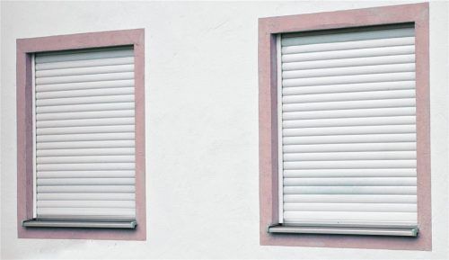 Wohnt hier jemand? Zweitwohnungen sorgen in den Gemeinden zunehmend für Ärger unter den Bürgern, zumal die Besitzer den Wohnraum oft über Monate nicht nutzen, Einheimische ihn aber dringend bräuchten. In Bernau erwägt man nun eine höhere Zweitwohnungssteuer zur „Abschreckung“. Foto Berger