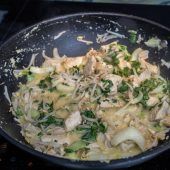 Geht leicht und schnell: Thai-Curry mit Huhn