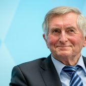 Der Brückenbauer wird 80