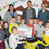 1200 Euro und Bulldog für Kindergarten „Arche Noah“