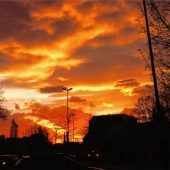 Ein rotes Farbenspiel am Abendhimmel