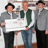 Halfinger Trachtler unterstützen Chiemseehospiz