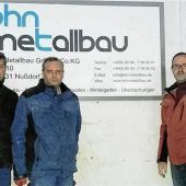 Metallbauer zeigen Herz