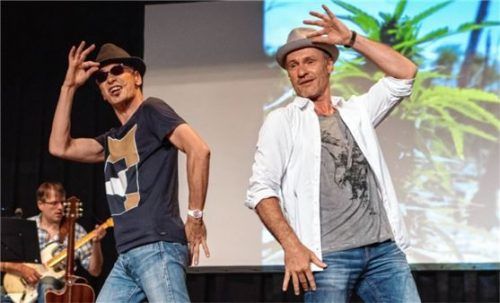 Christian Auer (links) und Armin Stockerer wollen nach Süden und lernen dabei Österreich kennen. Foto  re