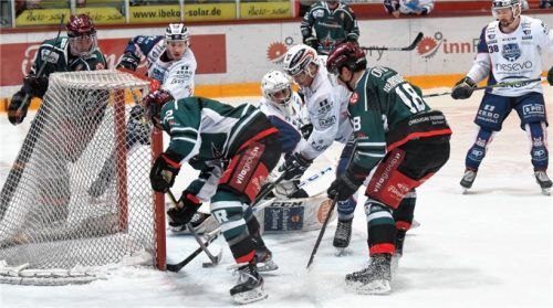 Das Tor zum 3:0 durch Mitchell, als er den Puck aus kurzer Distanz über die Linie schob.
