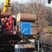 Lkw landet im Graben