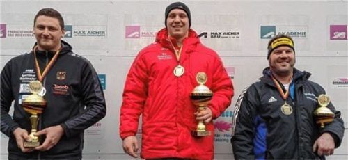 Die besten Drei bei den Herren: Michael Späth, der deutsche Meister Markus Schätzl und Peter Rottmoser vom SV Schechen (von links).Foto Kamhuber