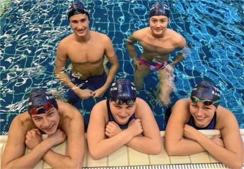 Die erfolgreichen Staffeln der Sechziger im Jahrgang 2002/ 2003: Korbinian Miciecki, Junchi Weng (hinten von links), Sebastian Hörnig, Corina Eder und Janie Töpler (vorne von links).