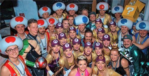 Die Pruttinger Prinzengarde begeisterte mit ihrem Auftritt die Faschingsnarren.Foto Niessen