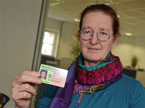 Die Tochter von Marion Linhuber ist schwerbehindert, benötigt eine Rundum-Betreuung. Linhuber, die sich auf der Ampfinger Grünen-Liste um ein Gemeinderatsmandat bewirbt, kämpft nun darum, dass ihre Tätigkeit als „Pflegende Angehörige“ auch als Berufsbild anerkannt wird.Fotos Enzinger