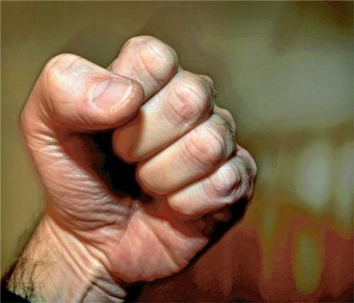 Drei Raublinger sind gegen eine Rosenheimer Wirtin gewalttätig geworden und mussten sich dafür nun vor Gericht verantworten. Foto dpa