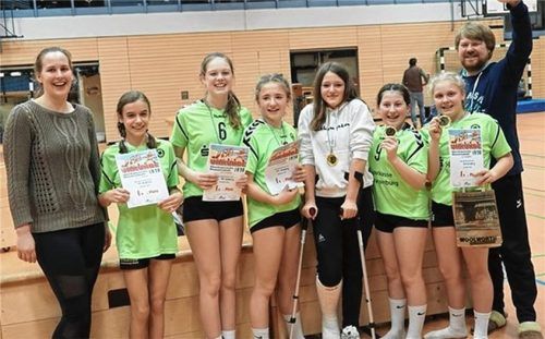Erfolgreiche Volleyballmädchen aus Eiselfing, die in München erneut oberbayerischer Meister wurden.
