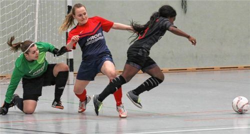 Gefahr für das Tor des SV Schechen im Spiel gegen den FC Ingolstadt 04.Foto Halmel